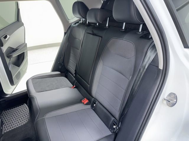 Used 2023 Volkswagen Taos SE w/ Panoramic Sunroof Package image 27