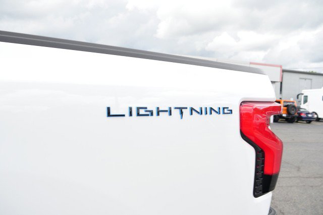 Used 2024 Ford F150 Lightning Platinum AWD/4WD image 35