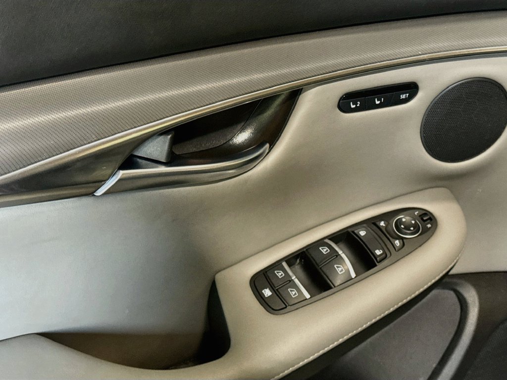Certified 2023 INFINITI QX50 Luxe FWD image 18