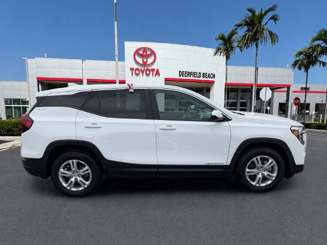 Used 2024 GMC Terrain SLE FWD image 8