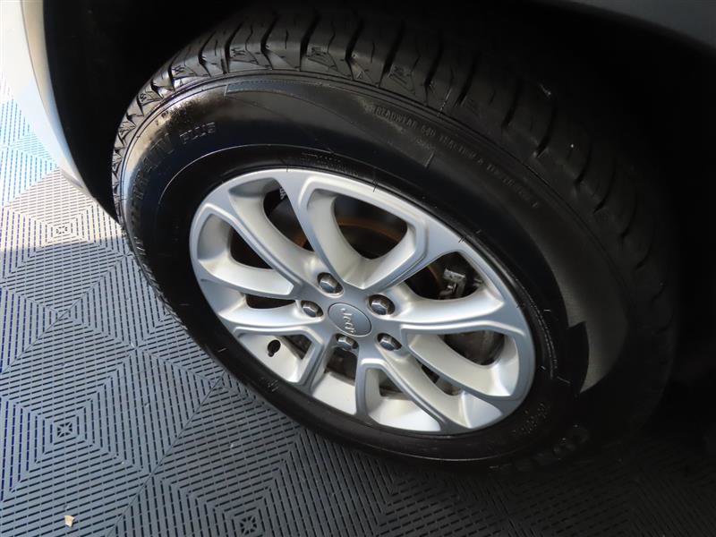 Used 2021 Jeep Grand Cherokee Laredo image 6