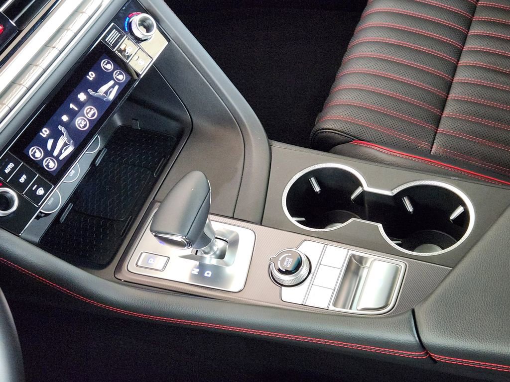 Used 2025 Genesis G70 2.5T w/ Sport Prestige Package image 19