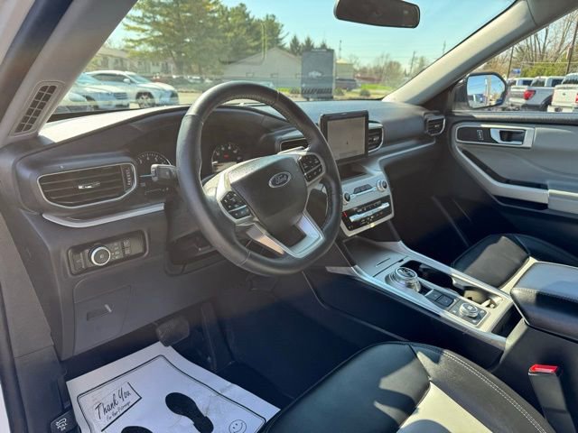 Used 2023 Ford Explorer XLT w/ Equipment Group 202A image 5