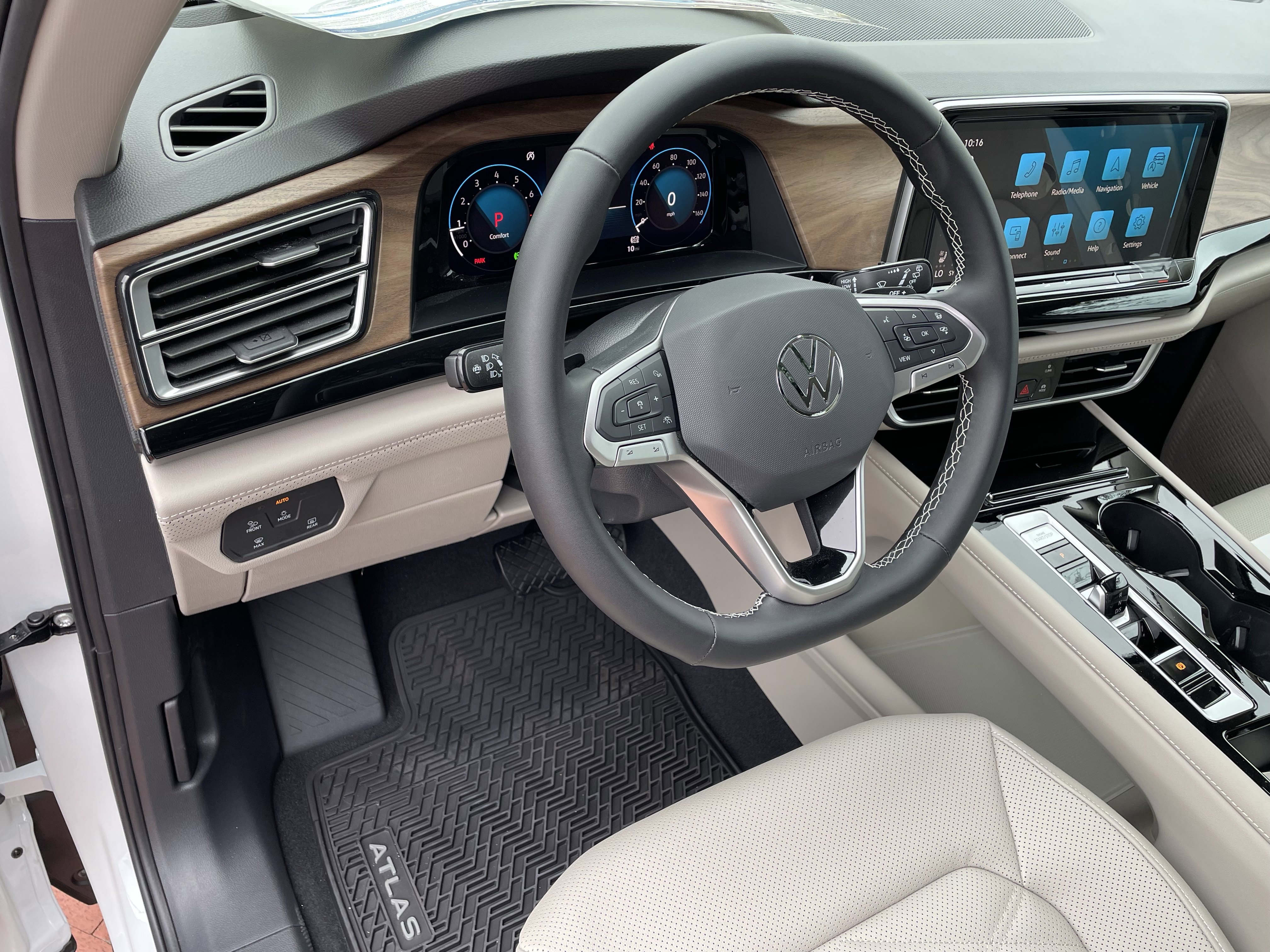 New 2026 Volkswagen Atlas SE image 17