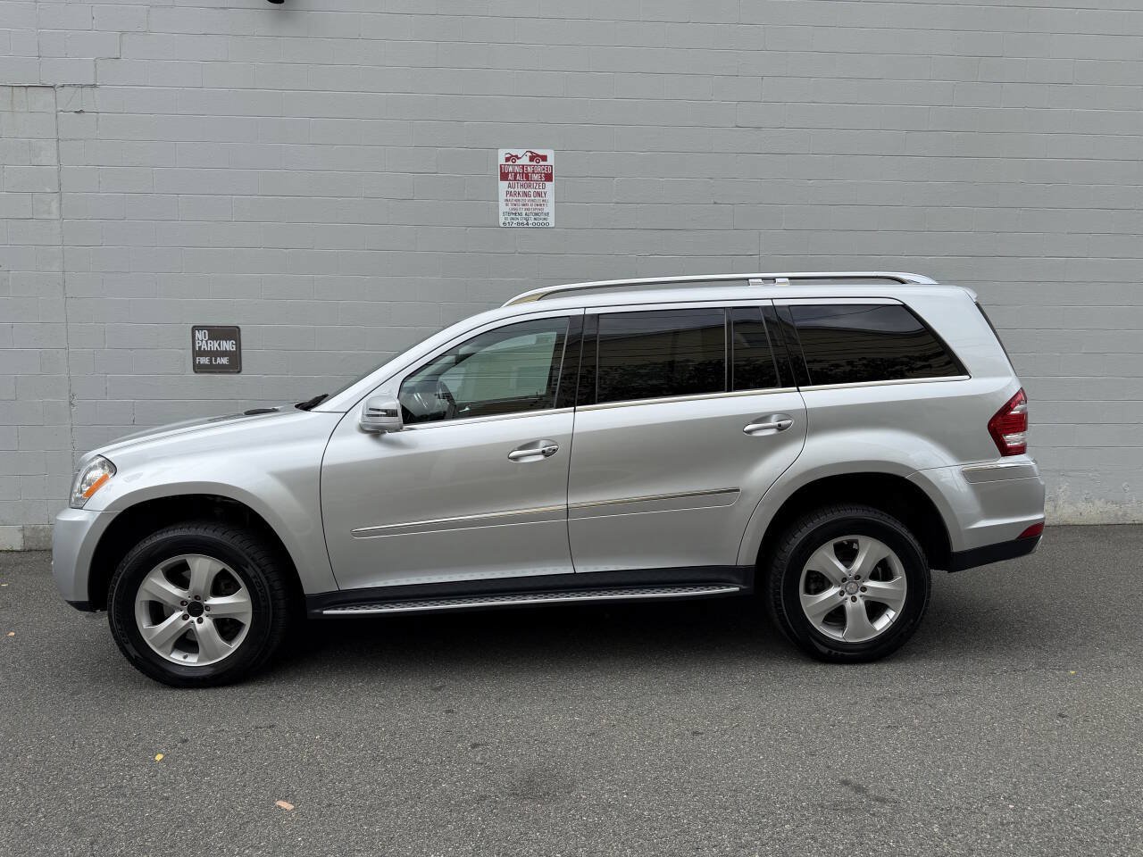 Used 2012 Mercedes-Benz GL 450 4MATIC image 3
