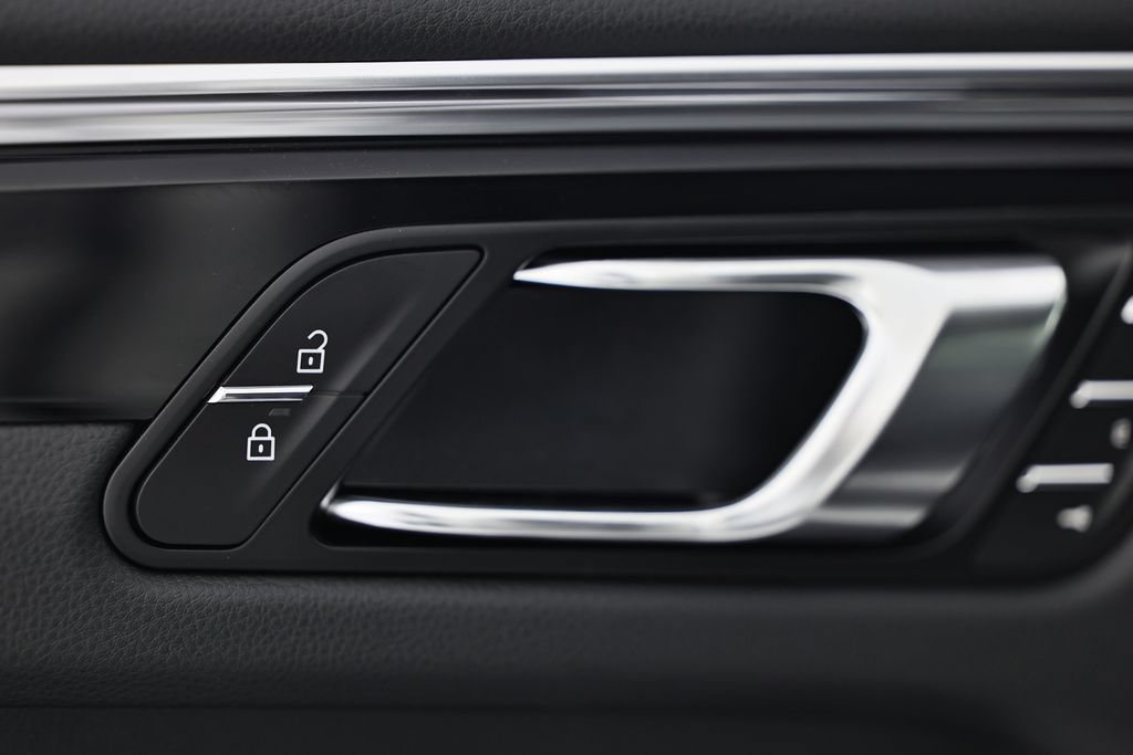 New 2026 Porsche Macan Turbo AWD/4WD image 20