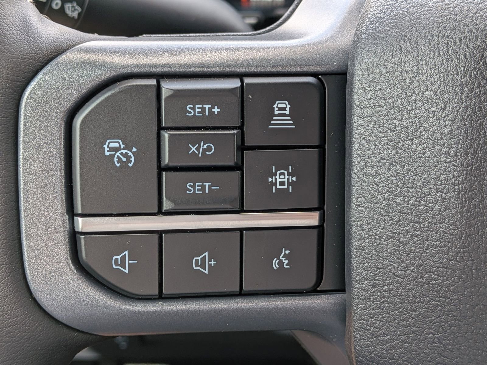 New 2026 Ford F250 Lariat w/ Black Appearance Package image 28