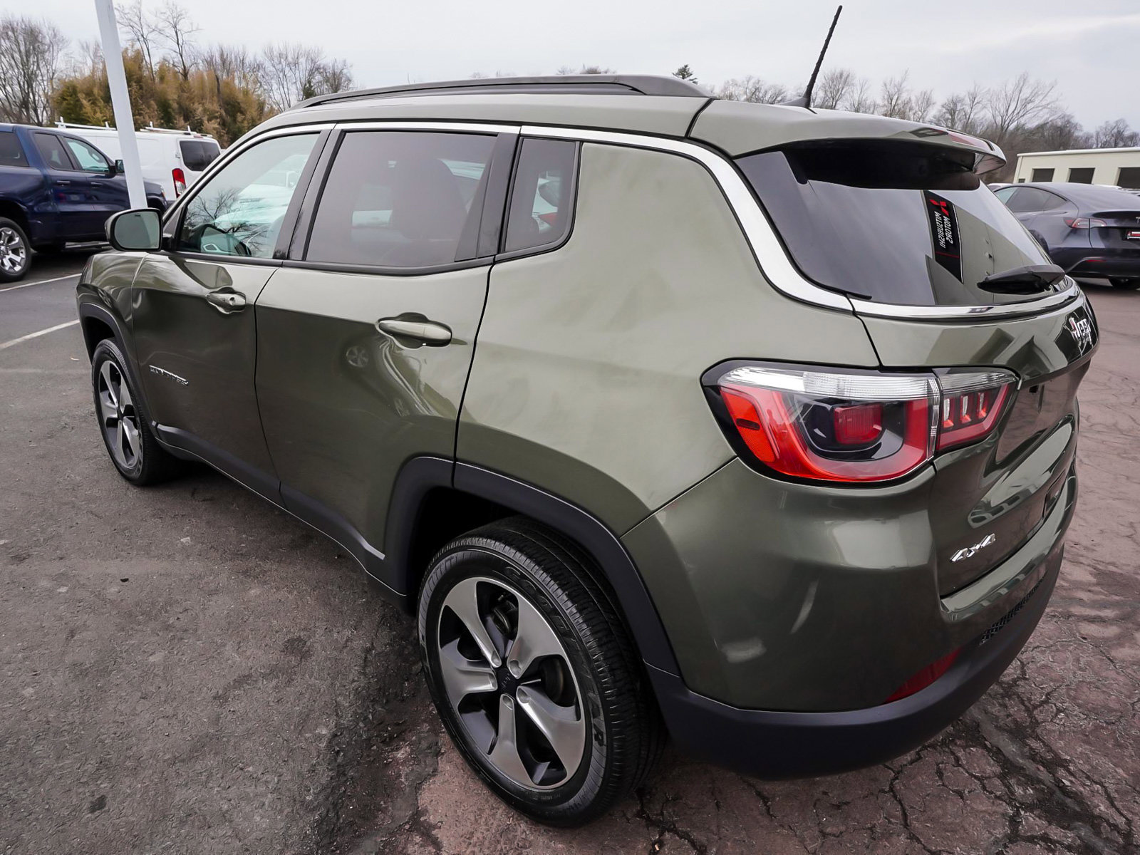 Used 2019 Jeep Compass Latitude w/ Popular Equipment Group image 4