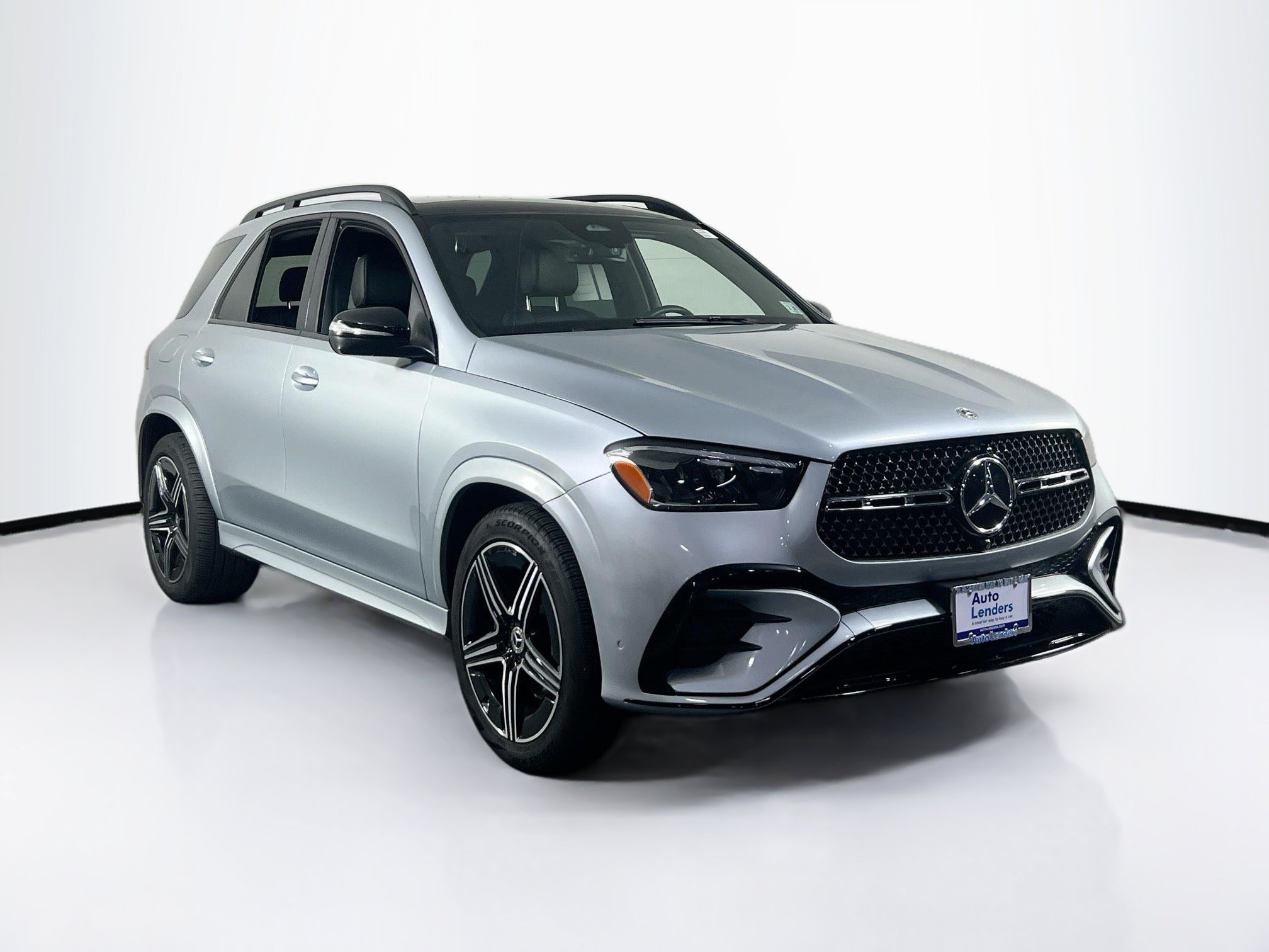 Used 2025 Mercedes-Benz GLE 450e 4MATIC image 3