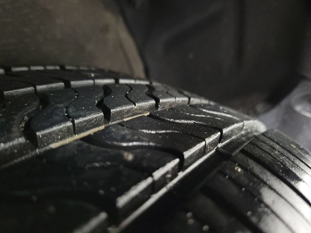 Used 2018 Toyota RAV4 LE w/ All Weather Liner Package FWD image 14