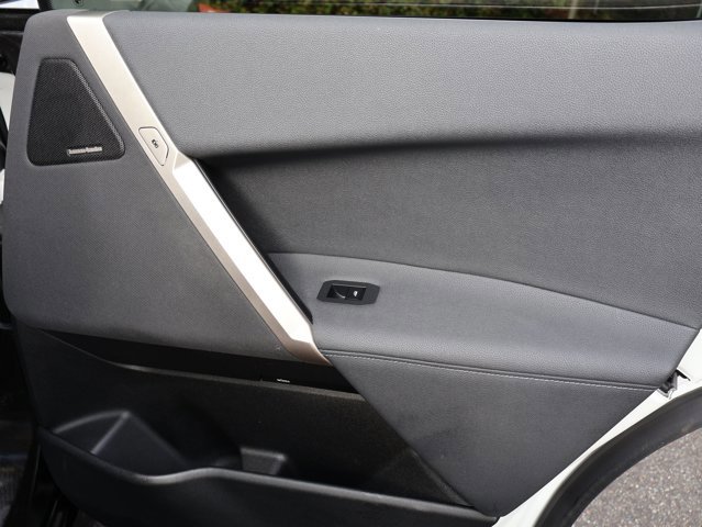 Used 2023 BMW iX xDrive50 w/ Premium Package image 27