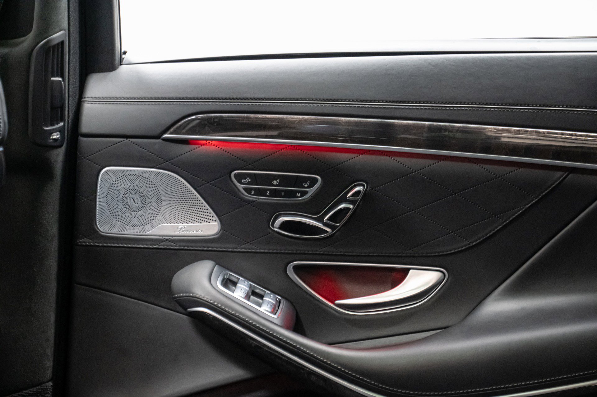 Used 2015 Mercedes-Benz S 63 AMG 4MATIC Sedan w/ Driver Assistance Package image 36