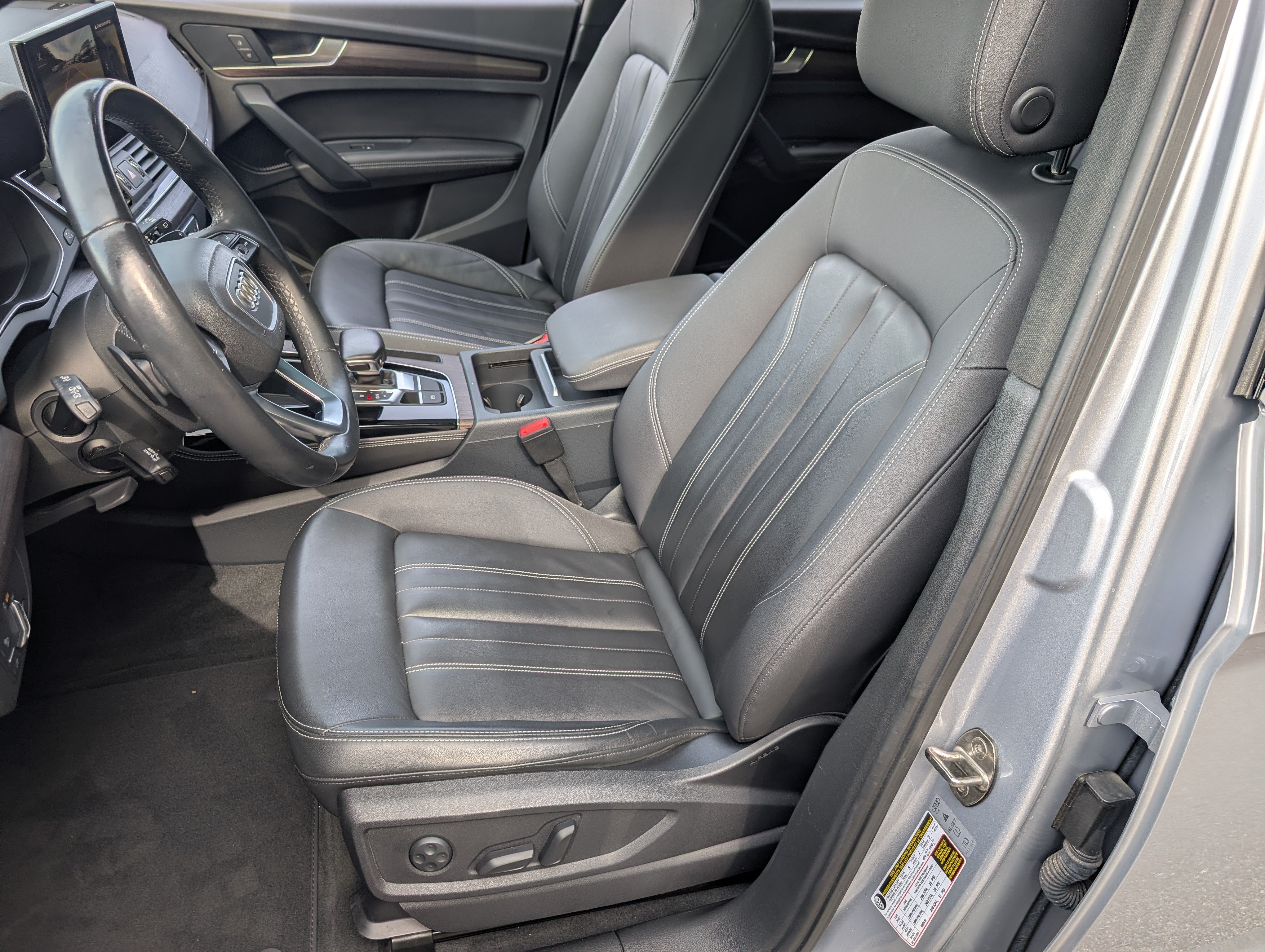 Used 2022 Audi Q5 2.0T Premium Plus w/ Premium Plus Package AWD/4WD image 17