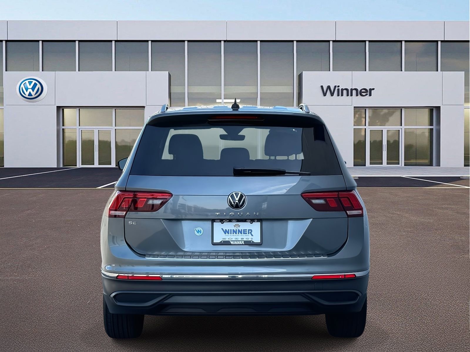 Used 2023 Volkswagen Tiguan SE image 6