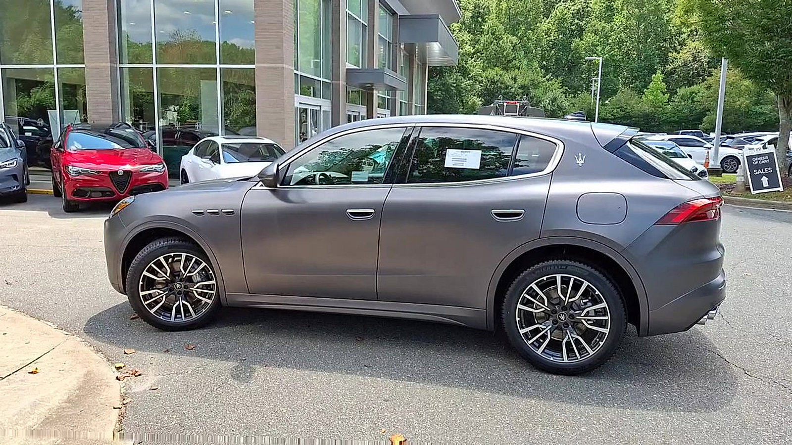 New 2025 Maserati Grecale GT image 5