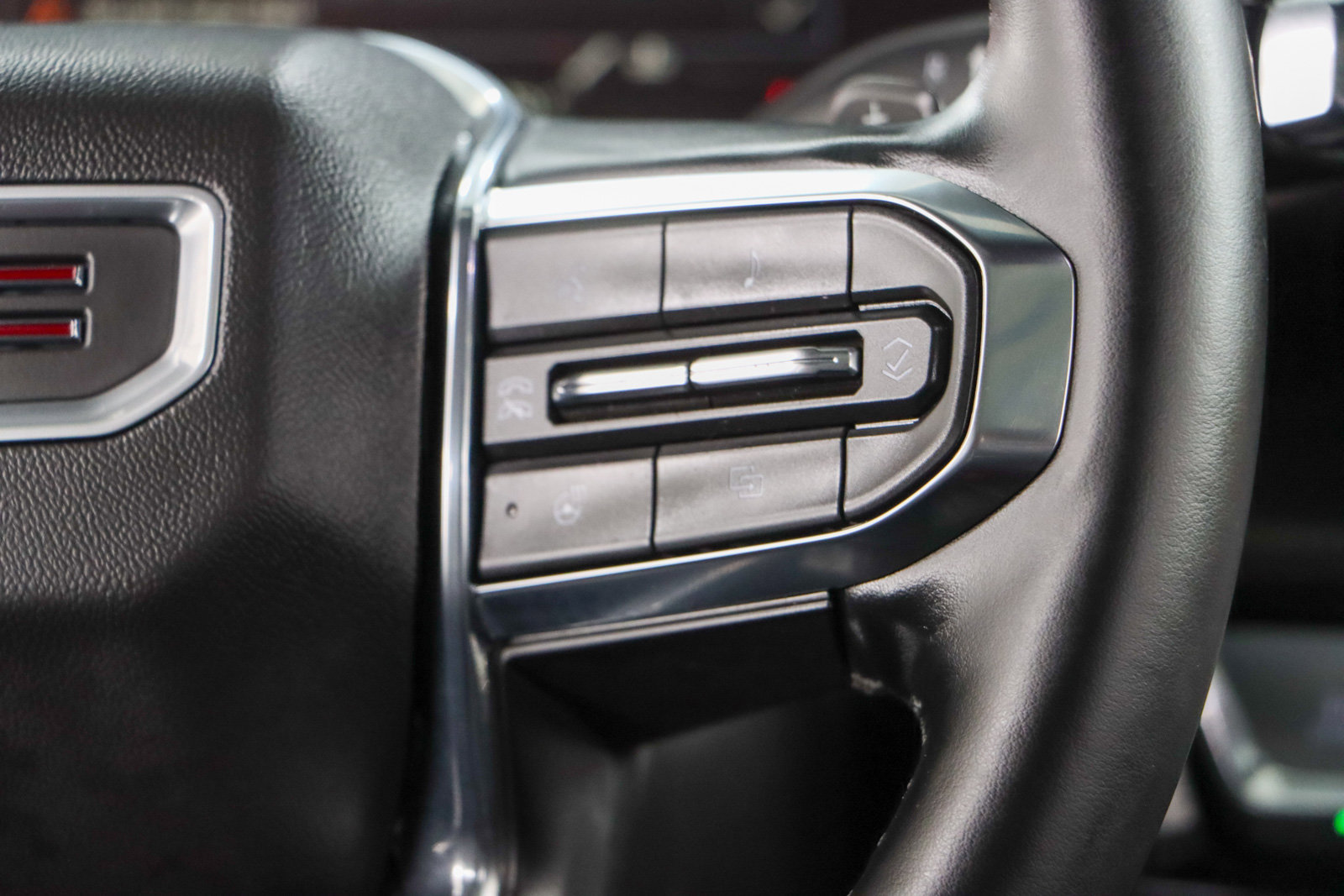 Used 2025 GMC Yukon XL Elevation w/ Elevation Premium Package image 15