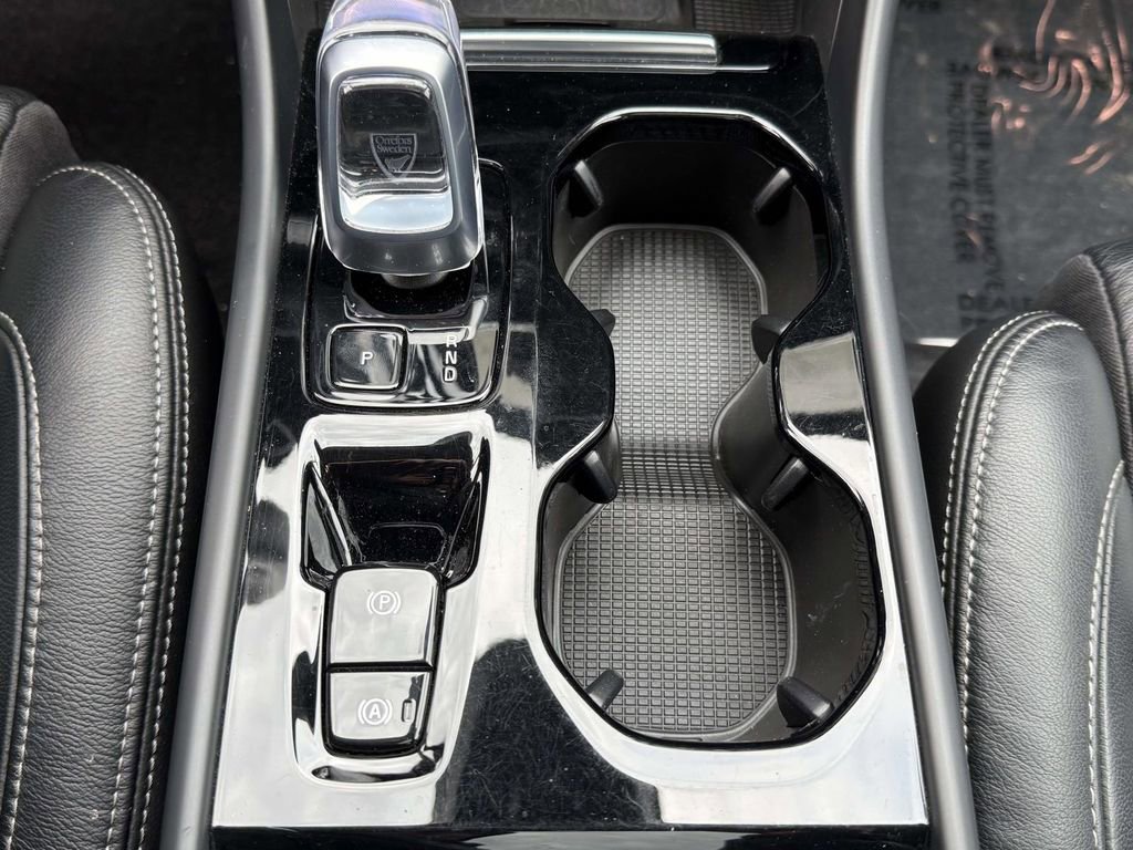 Used 2023 Volvo XC40 B5 Plus w/ Driver Assist Package image 23