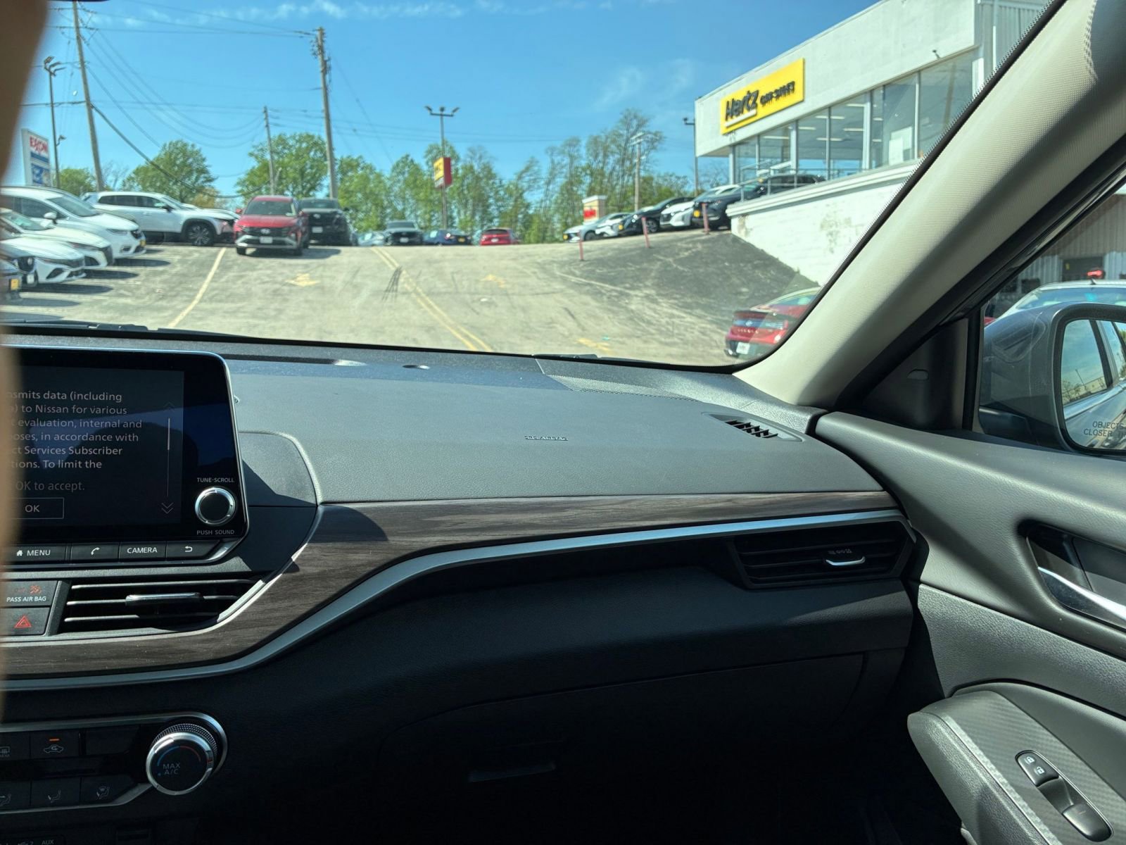 Used 2025 Nissan Altima 2.5 SV FWD image 35
