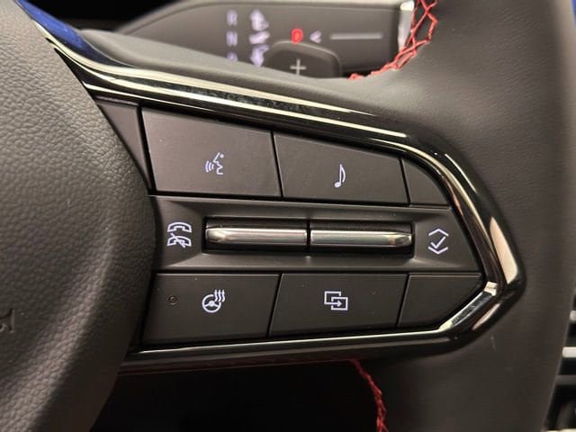 New 2026 Chevrolet Traverse RS w/ LPO, Floor Liner Package FWD image 16