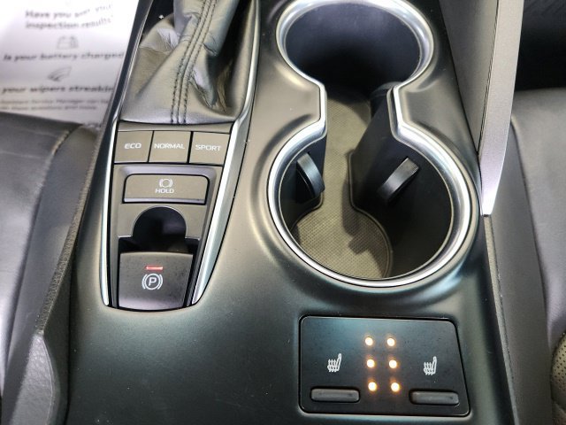 Certified 2018 Toyota Camry XLE FWD image 19