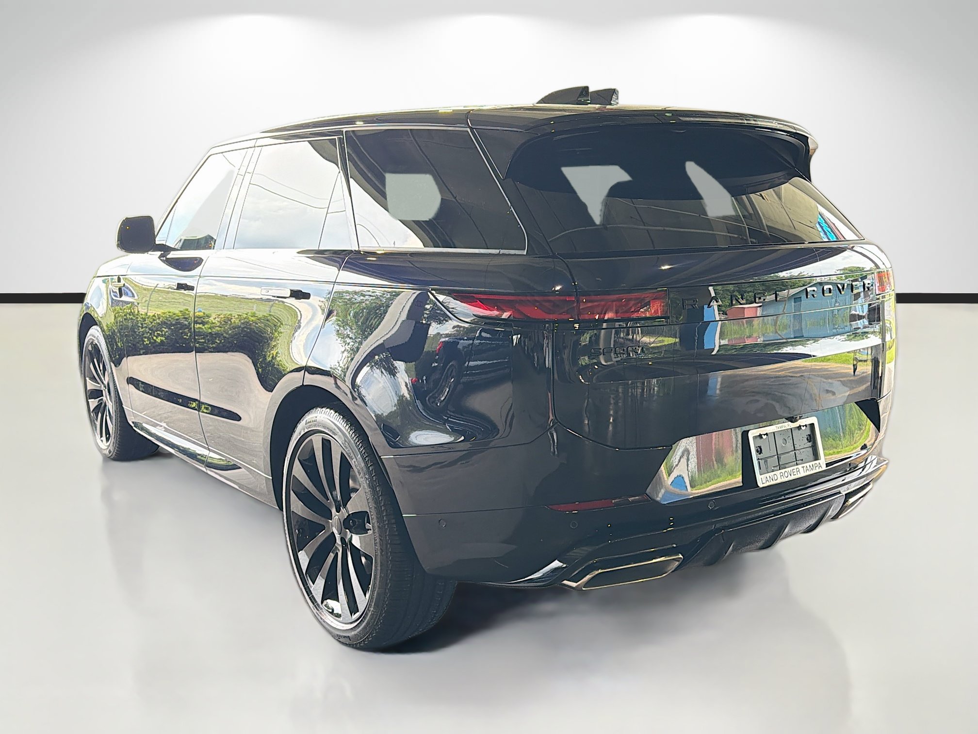 New 2026 Land Rover Range Rover Sport Dynamic SE AWD/4WD image 3