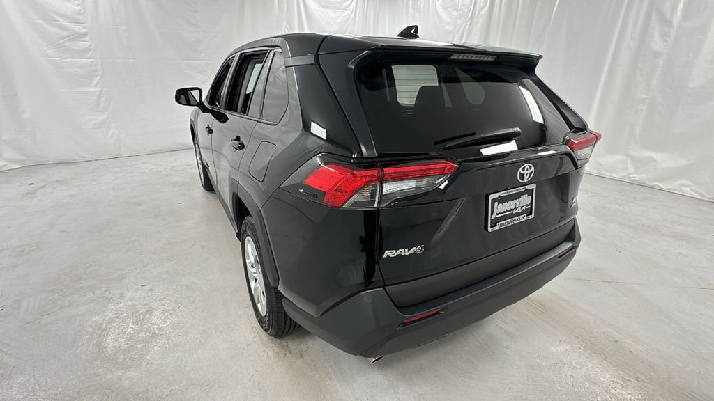 Used 2024 Toyota RAV4 LE image 5