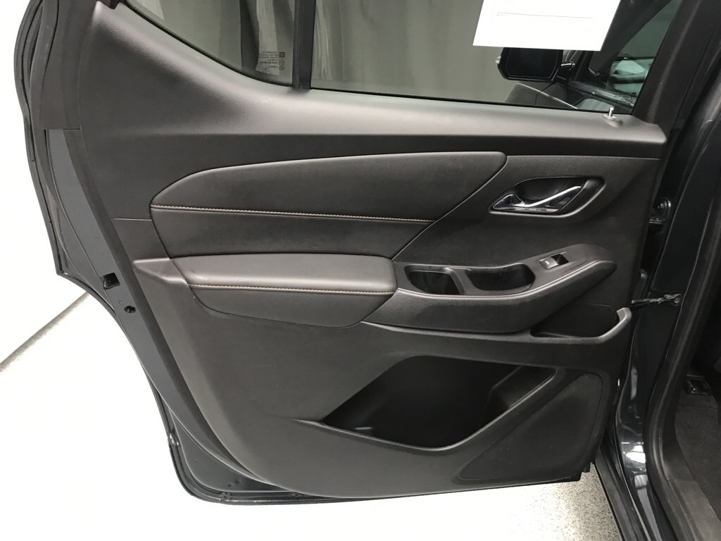 Used 2019 Chevrolet Traverse LT w/ LT Premium Package AWD/4WD image 12