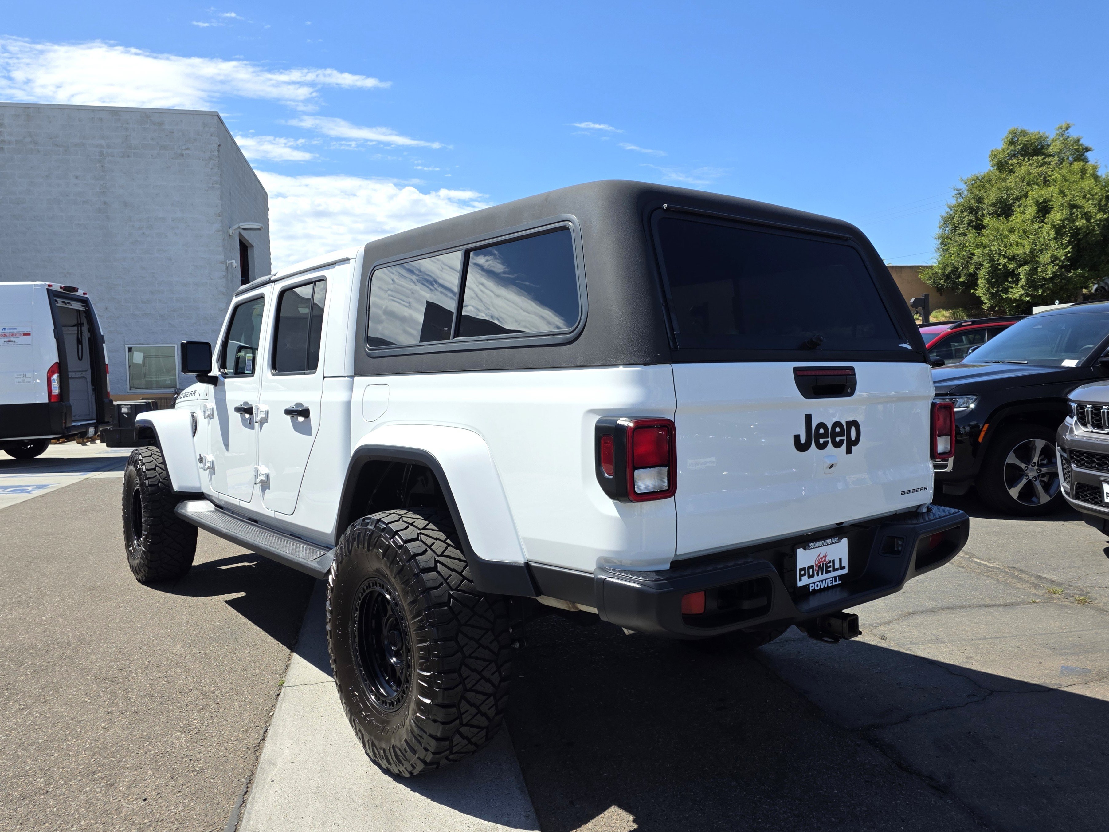 Used 2025 Jeep Gladiator Sport AWD/4WD image 3