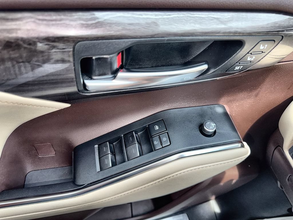 Used 2020 Toyota Highlander Limited AWD/4WD image 15