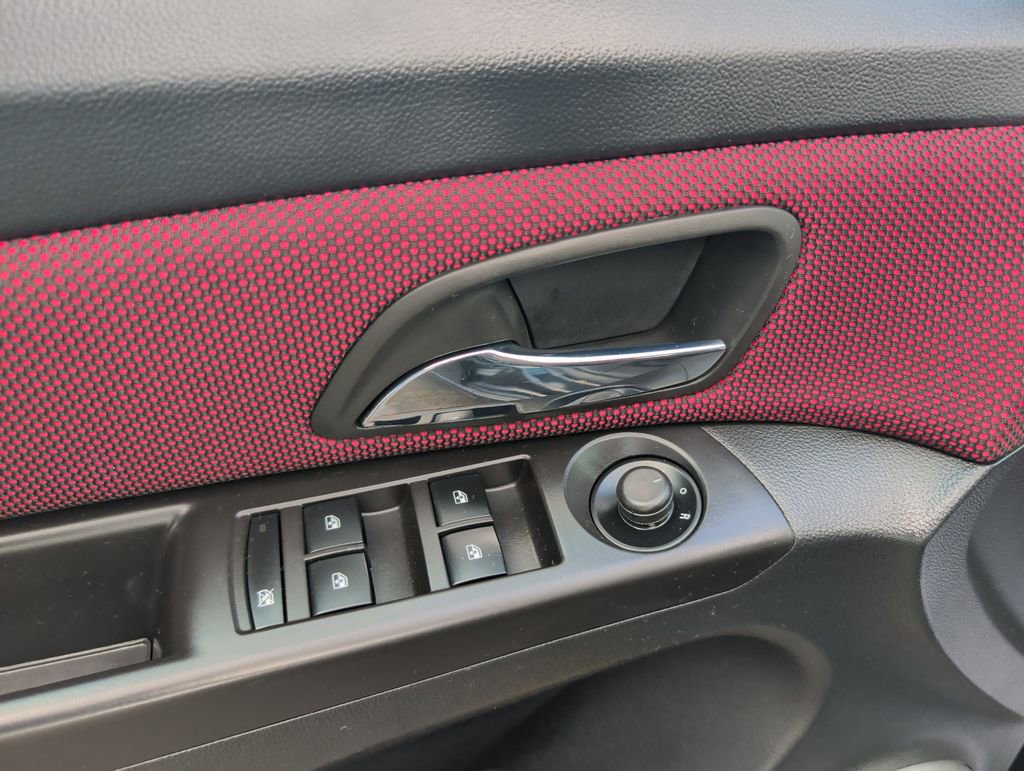 Used 2014 Chevrolet Cruze LT w/ All-Star Edition image 10