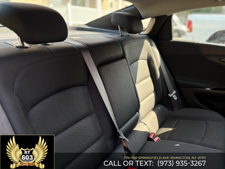 Used 2025 Chevrolet Malibu LT FWD image 11