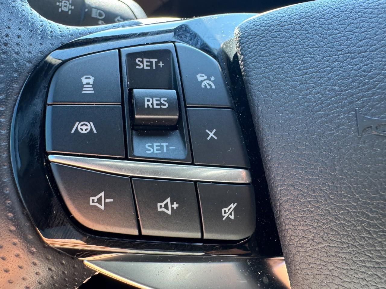 Used 2021 Ford Explorer ST w/ Equipment Group 401A AWD/4WD image 19