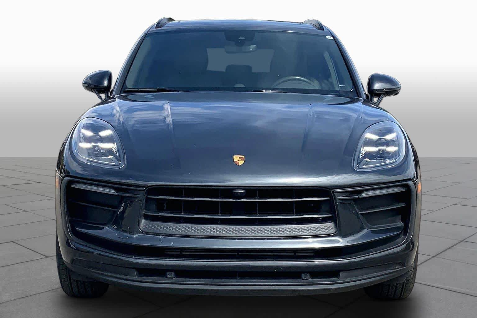Used 2022 Porsche Macan AWD/4WD image 4
