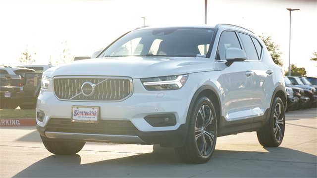 Used 2021 Volvo XC40 T5 Inscription w/ Advanced Package image 3