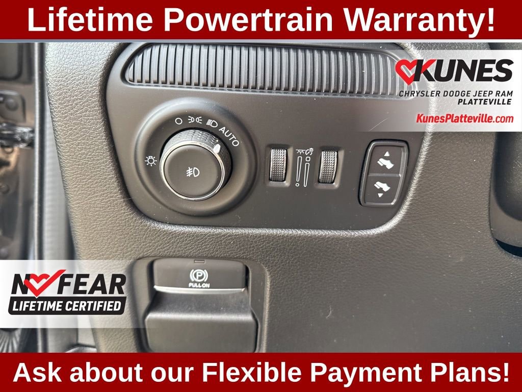 Used 2023 Jeep Wagoneer Series II AWD/4WD image 17