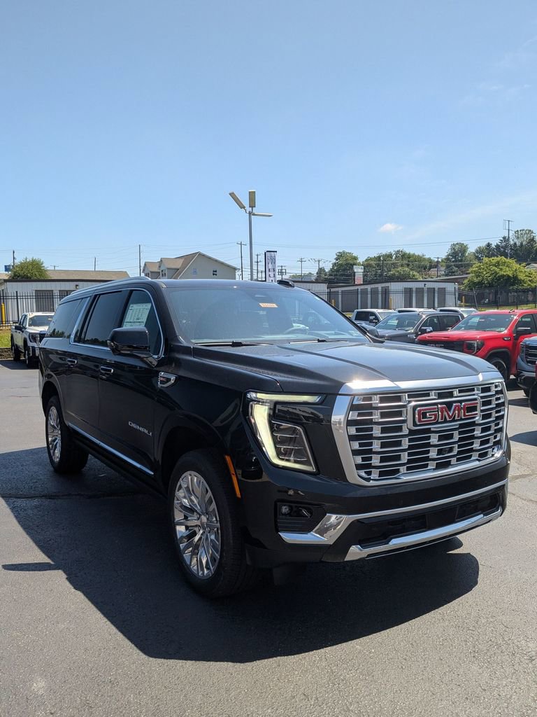 New 2025 GMC Yukon XL Denali w/ Sun & Power Step Package image 3