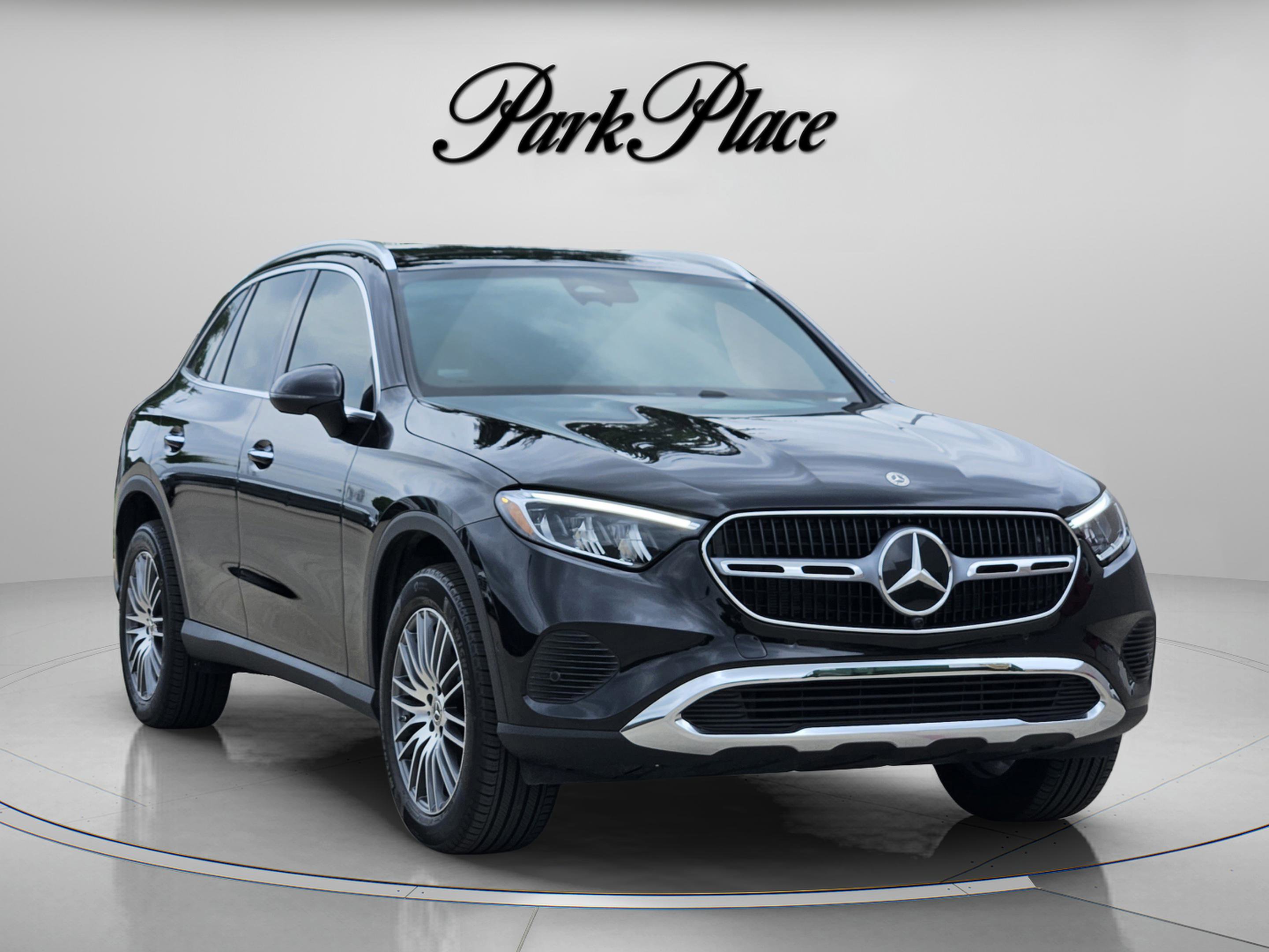Certified 2026 Mercedes-Benz GLC 300 image 4