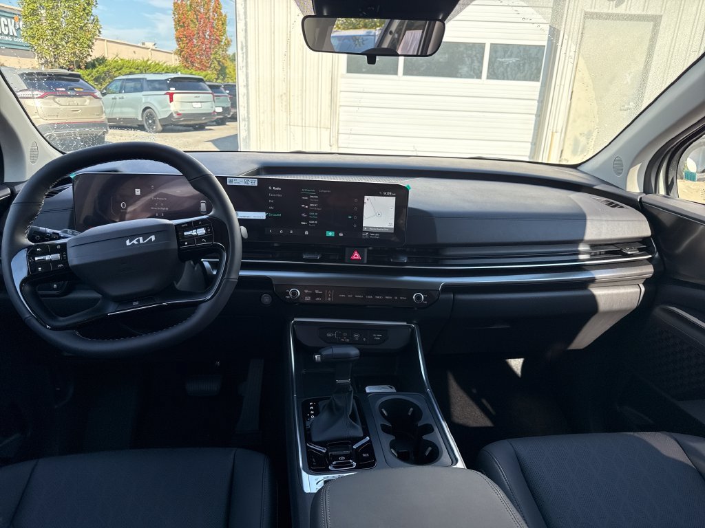 New 2027 Kia Carnival SX FWD image 16