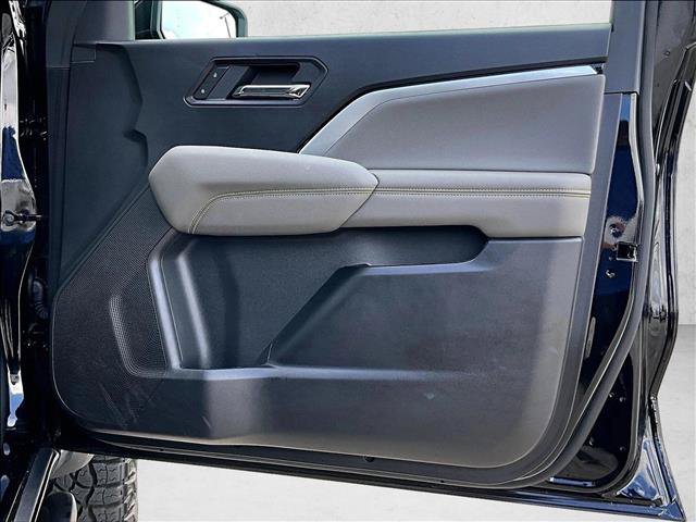Used 2026 Chevrolet Colorado ZR2 w/ Technology Package AWD/4WD image 19
