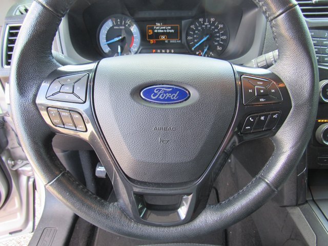 Used 2018 Ford Explorer XLT image 19