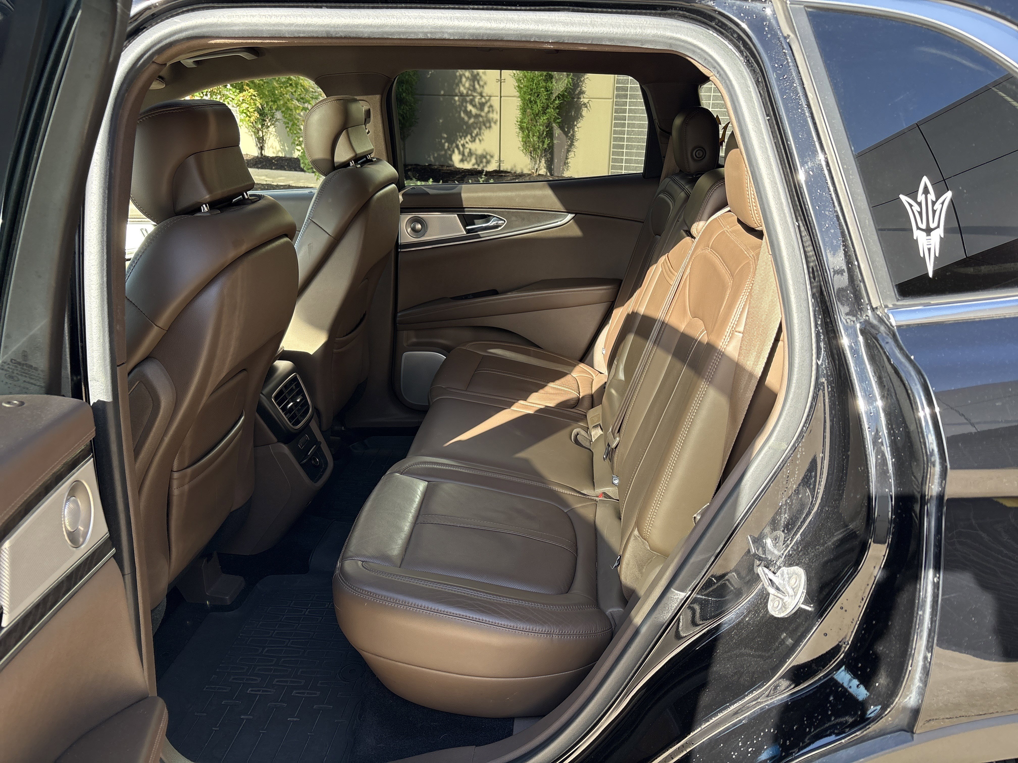 Used 2017 Lincoln MKX Reserve w/ Luxury Package AWD/4WD image 32