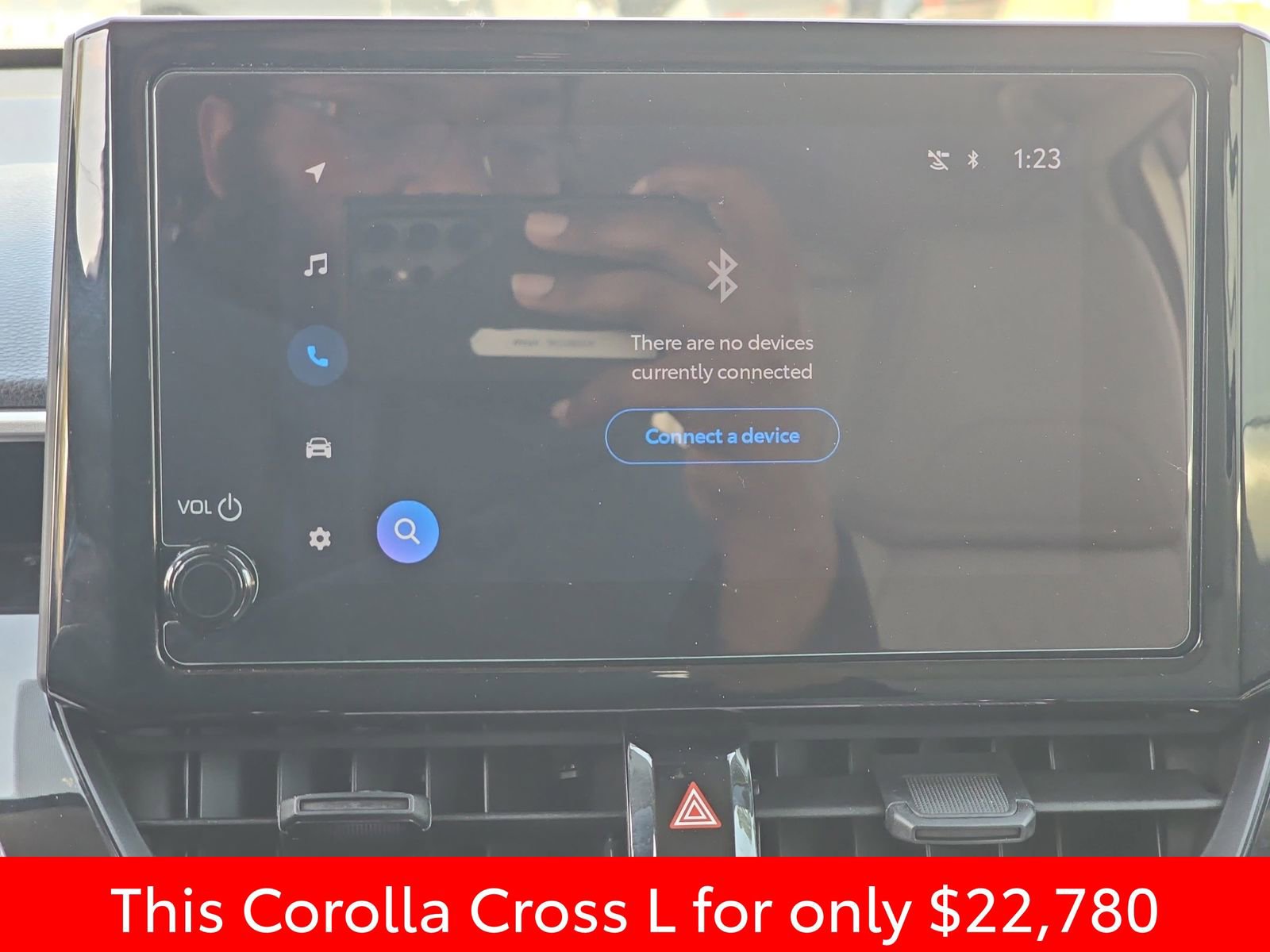 Used 2024 Toyota Corolla Cross L image 27