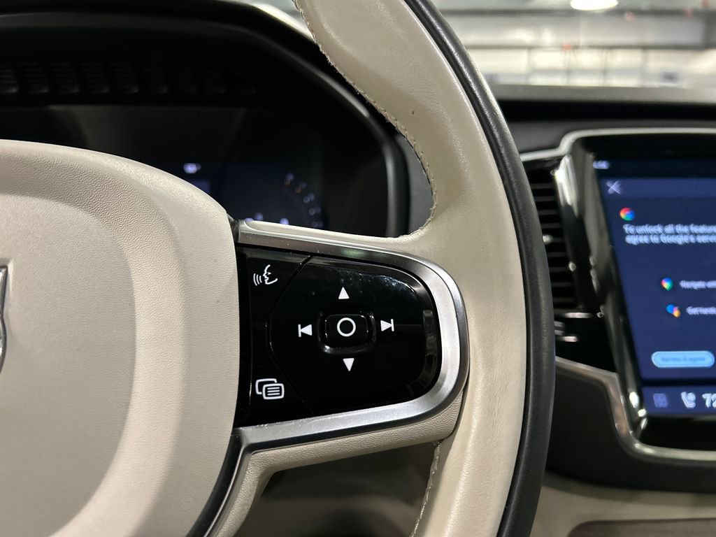 Used 2023 Volvo XC90 B6 Plus image 14