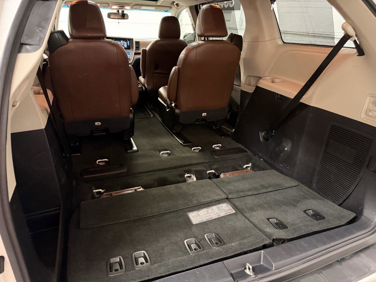 Used 2017 Toyota Sienna Limited Premium w/ Advanced Technology Package FWD image 38