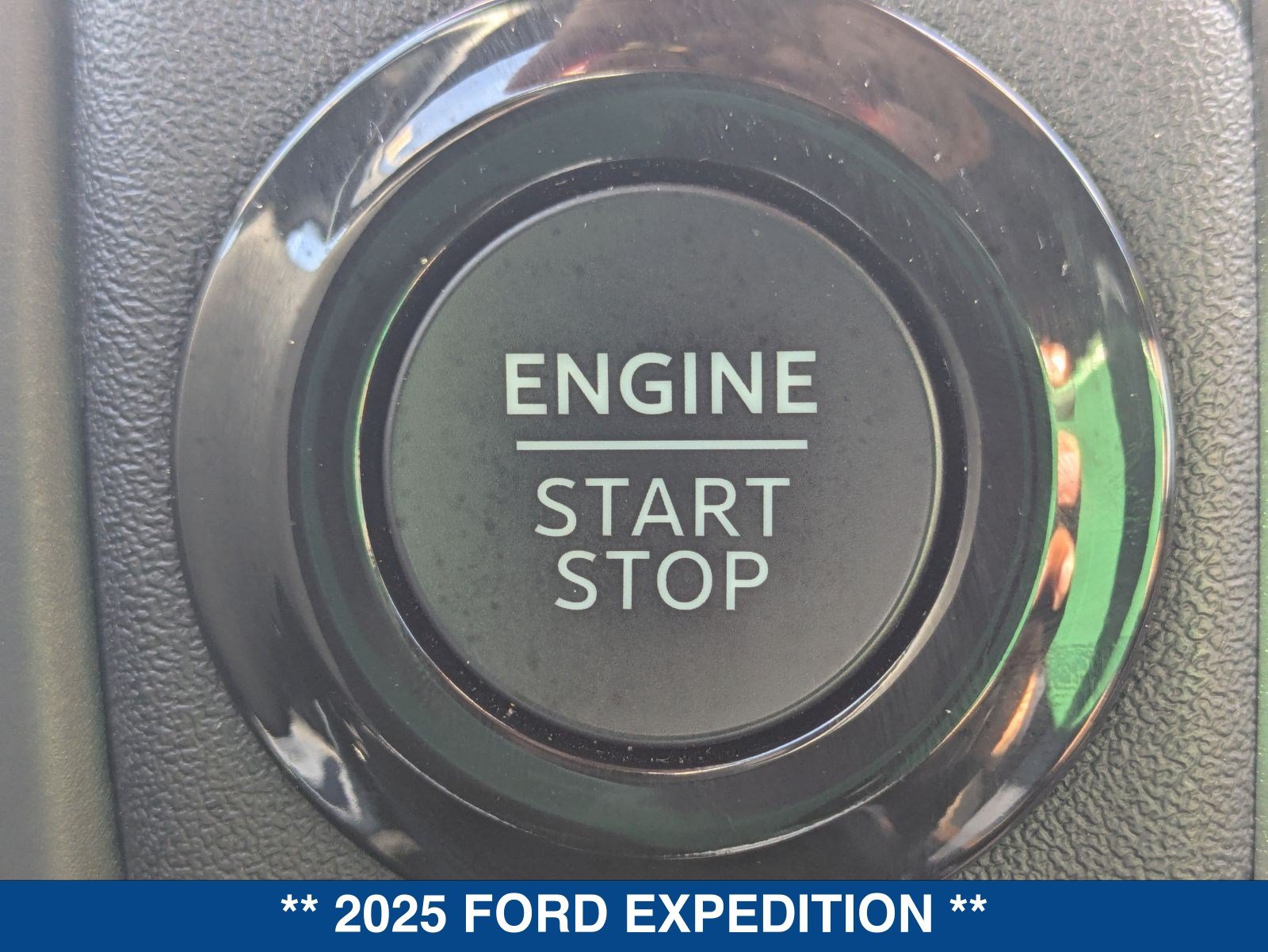 Certified 2025 Ford Expedition Tremor AWD/4WD image 38