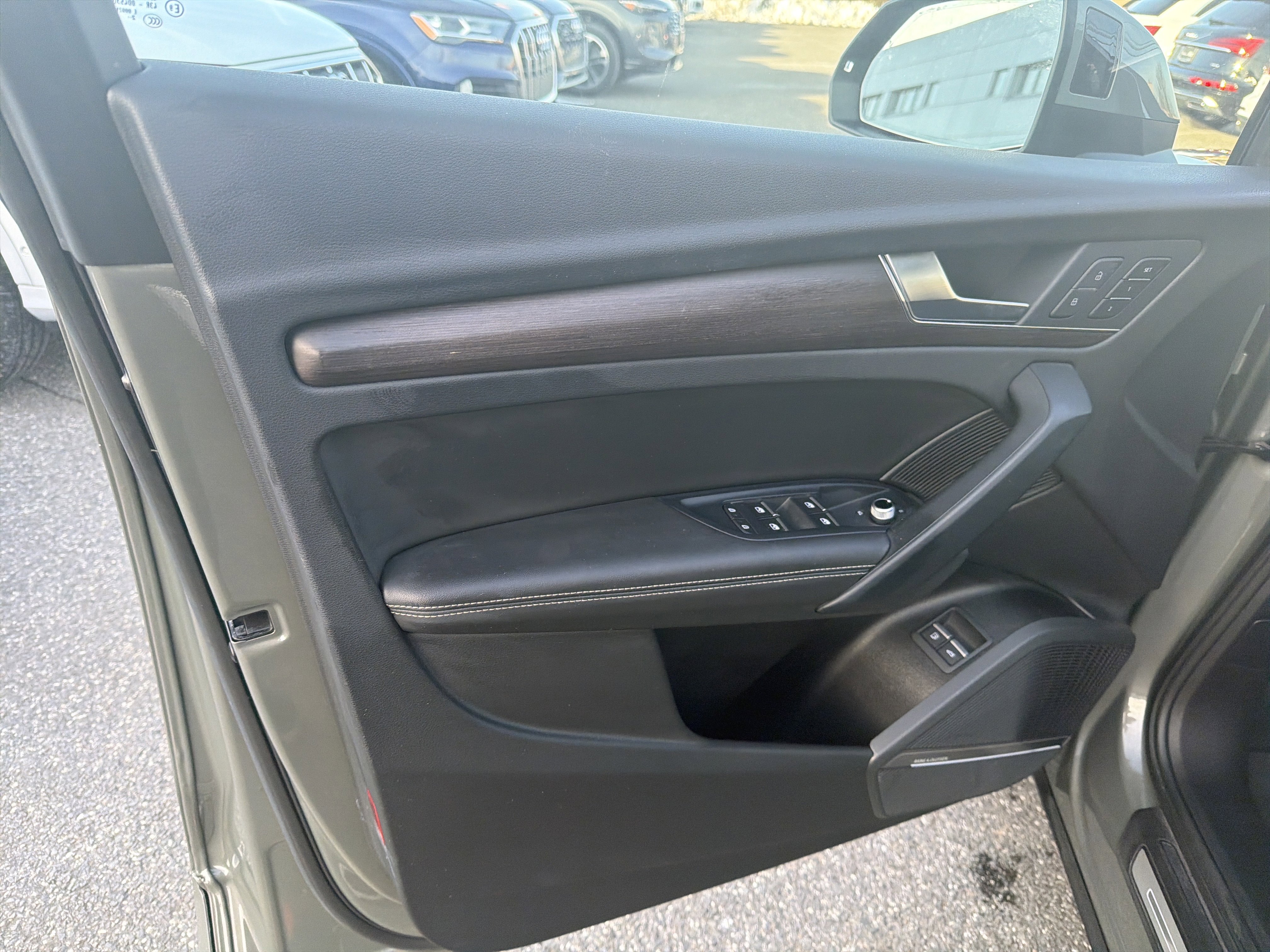 Certified 2023 Audi Q5 e Premium Plus w/ Premium Plus Package image 6