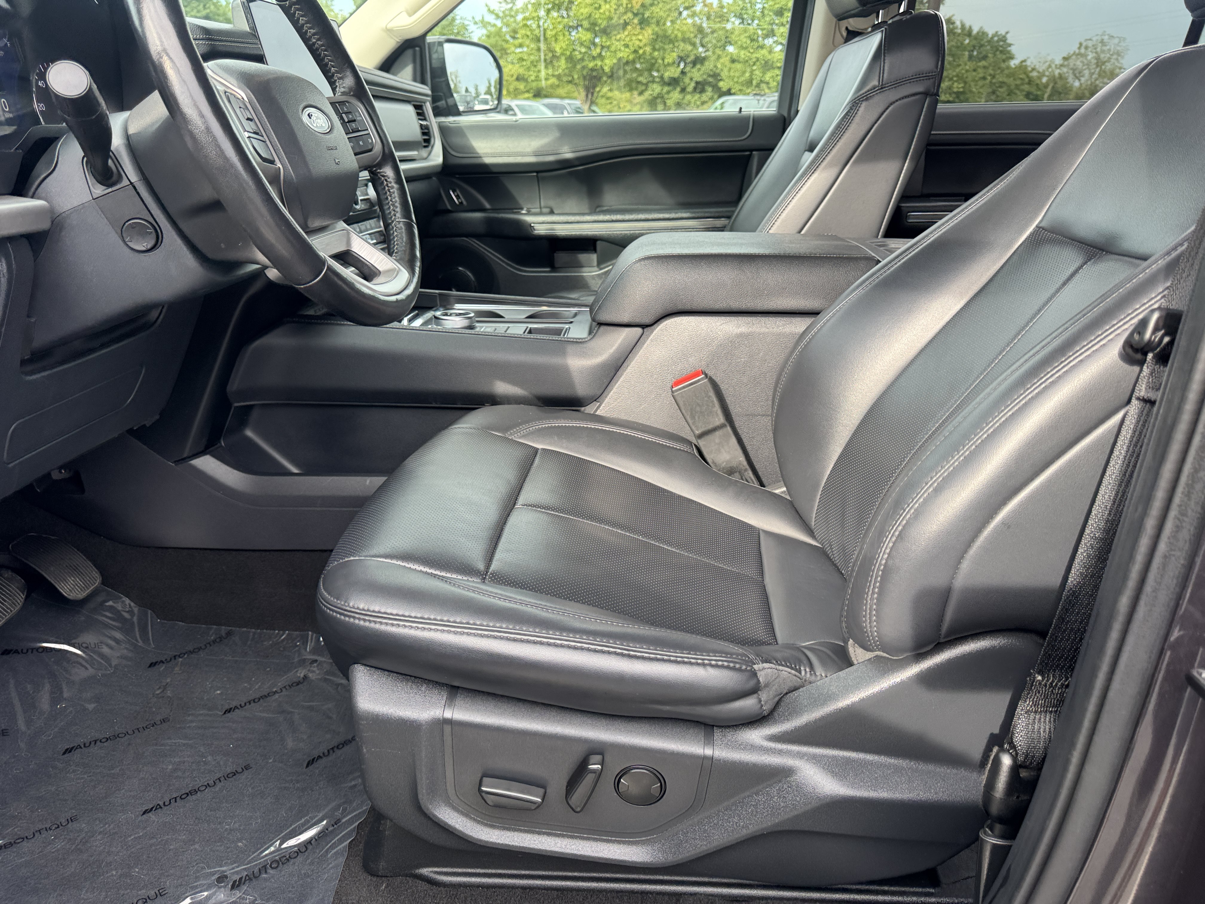 Used 2024 Ford Expedition Max XLT RWD image 33
