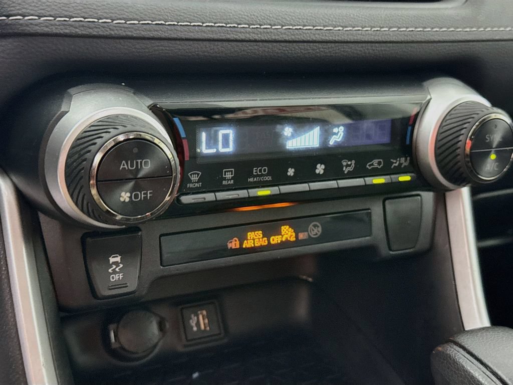 Used 2023 Toyota RAV4 XLE AWD/4WD image 8
