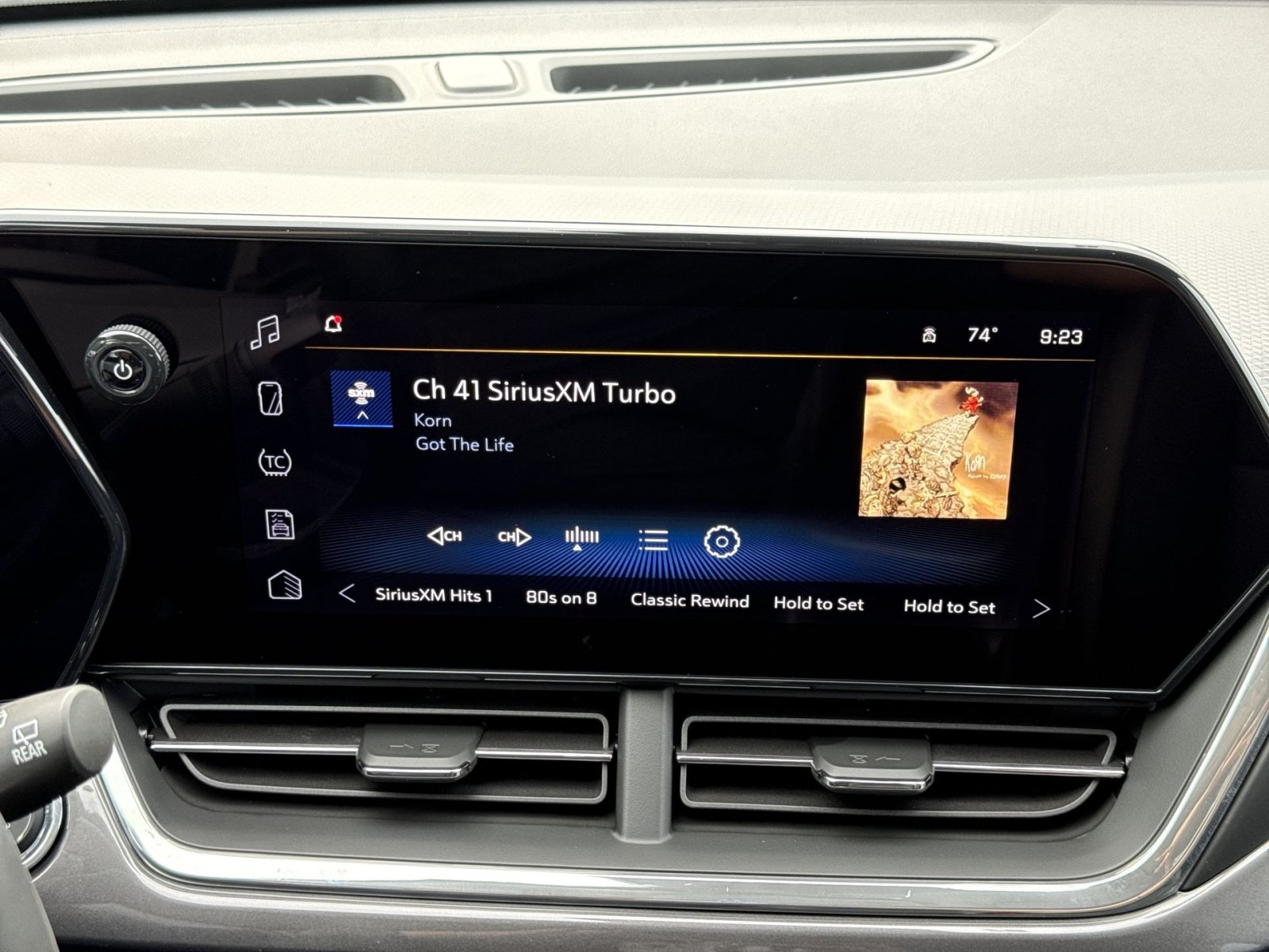 New 2026 Chevrolet Trax ACTIV w/ Driver Confidence Package FWD image 19