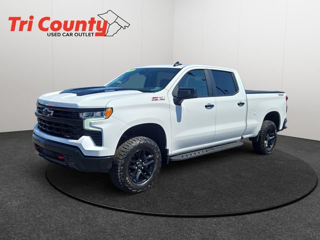 Used 2025 Chevrolet Silverado 1500 LT Trail Boss w/ Convenience Package II AWD/4WD image 3